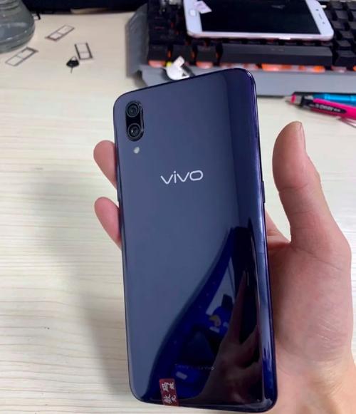 vivox23实体店多少钱一部?
