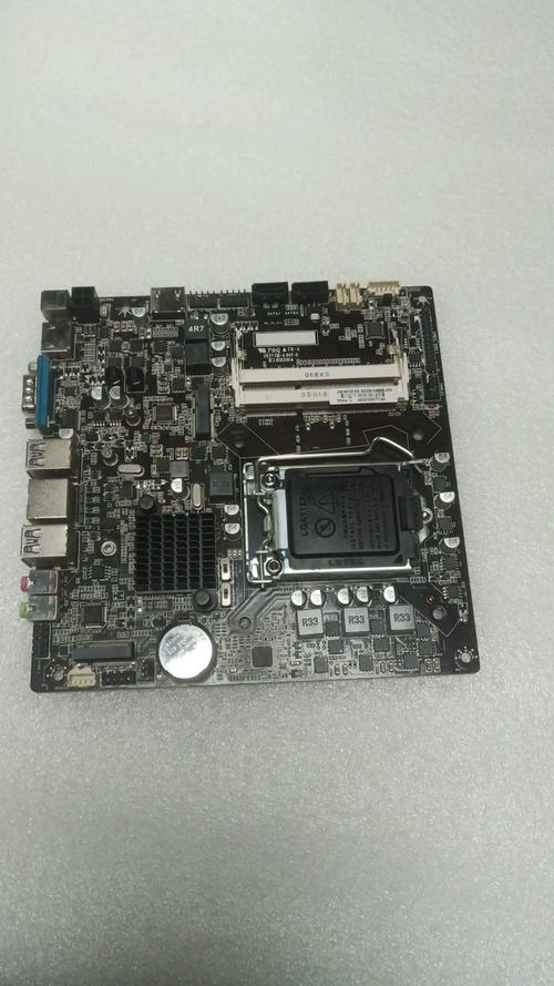 杰微主板电脑重装系统win10按F几设置U盘启动