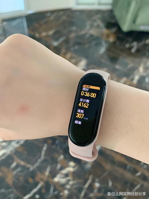 小米手环5充满电才能开机吗小米手环5充电时怎么开机