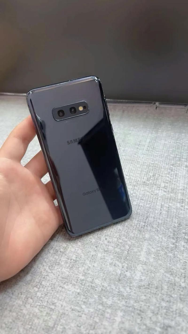 三星S10与s10e的区别