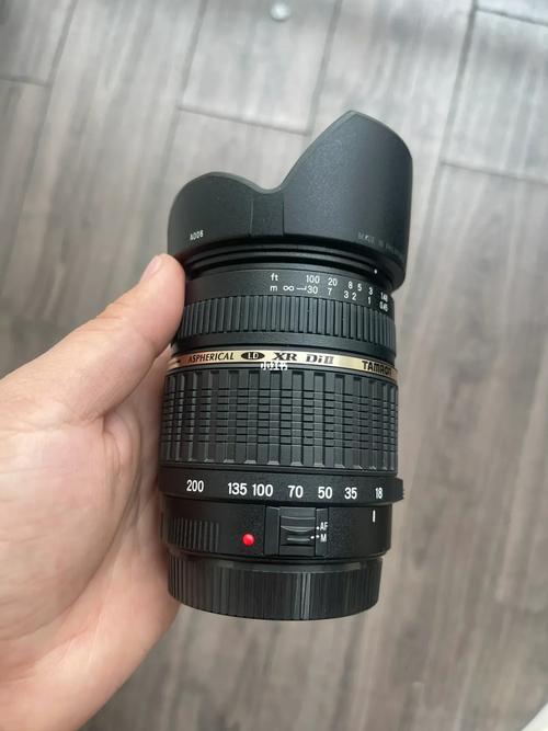 腾龙18『2』00镜头和原厂佳能18『1』35比起来怎么样