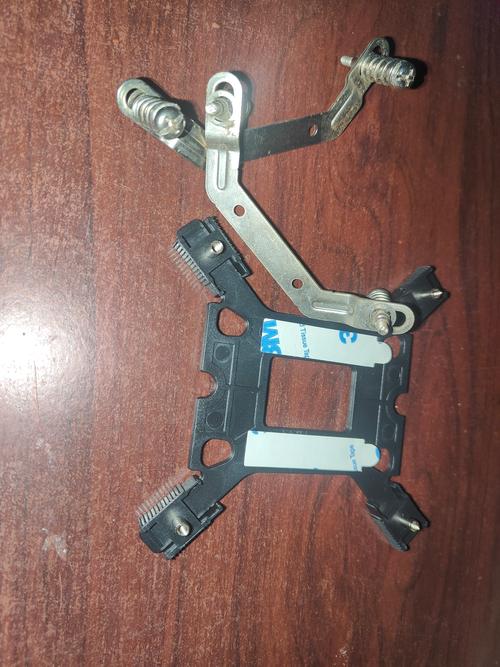 如何拆卸CPU散热器呢