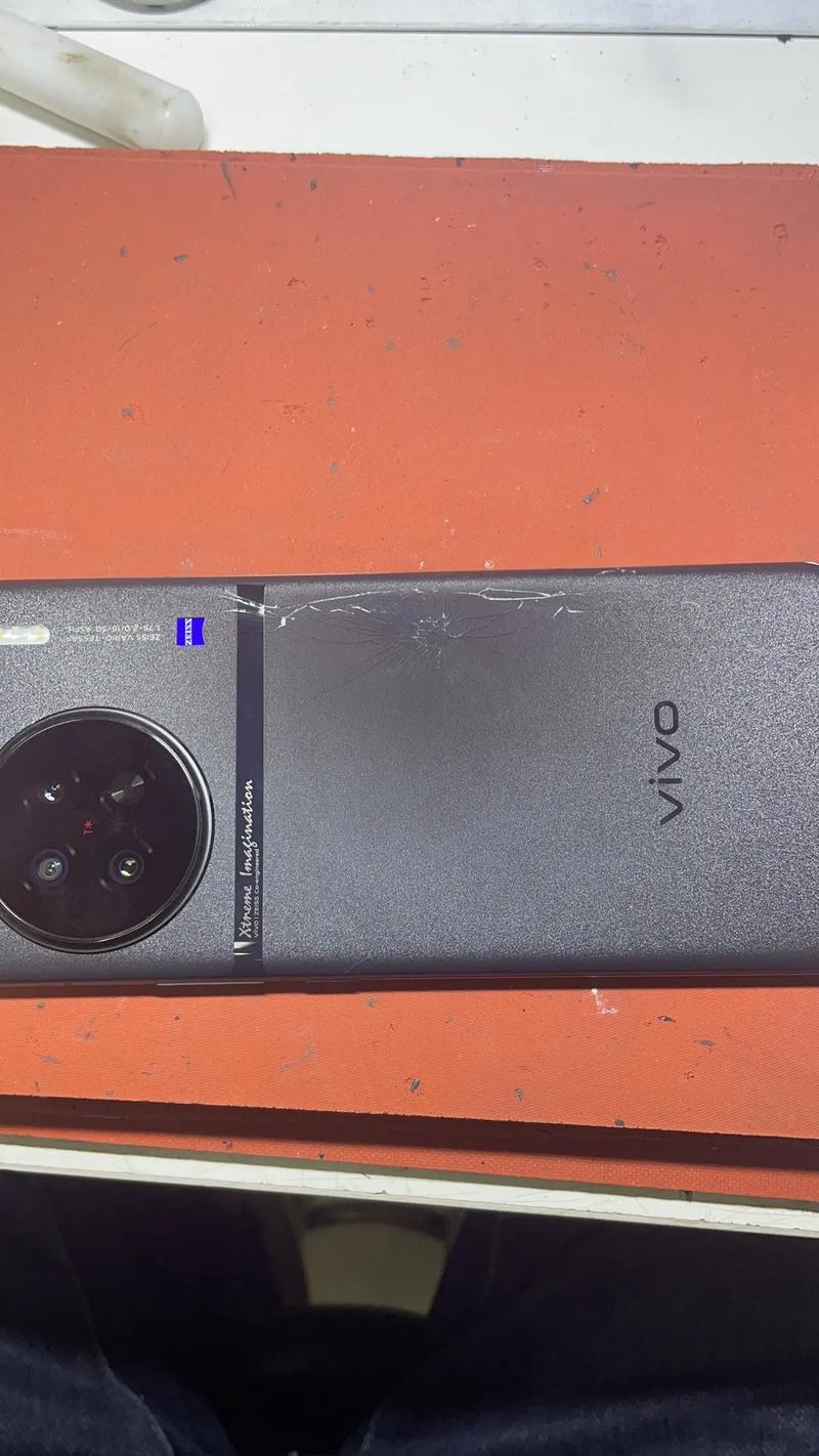 vivox9外屏碎了换的话需要多少钱?