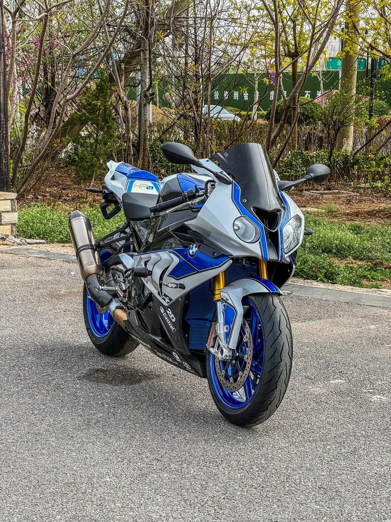 宝马hp4多少钱一辆