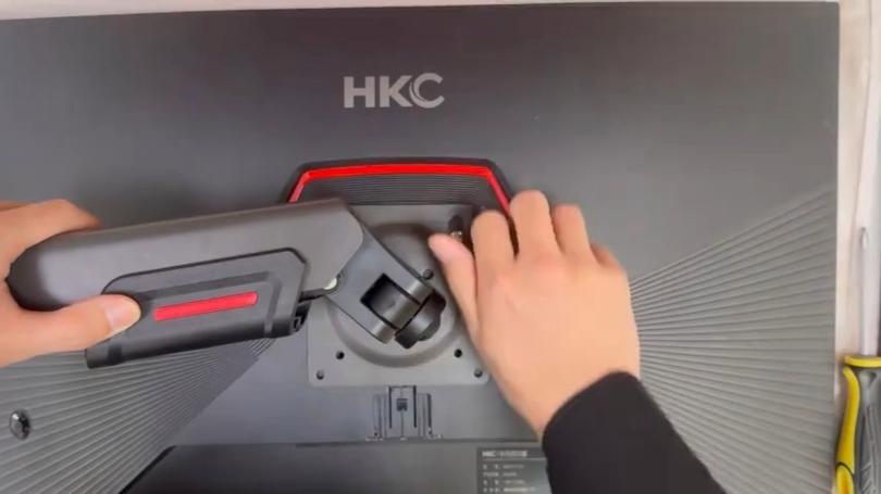 hkcmb24v9f显示器底座怎么拆下来
