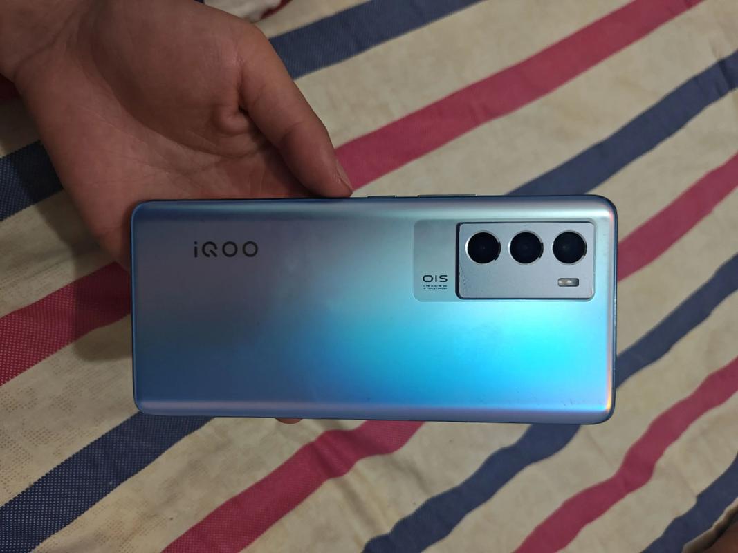 iqooneo5s和iqooneo5se哪个好