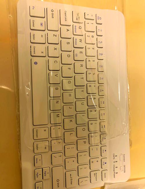 买了个iPad无线键盘,已经连上了,就是想问问大神告诉我一些快捷键的使用...