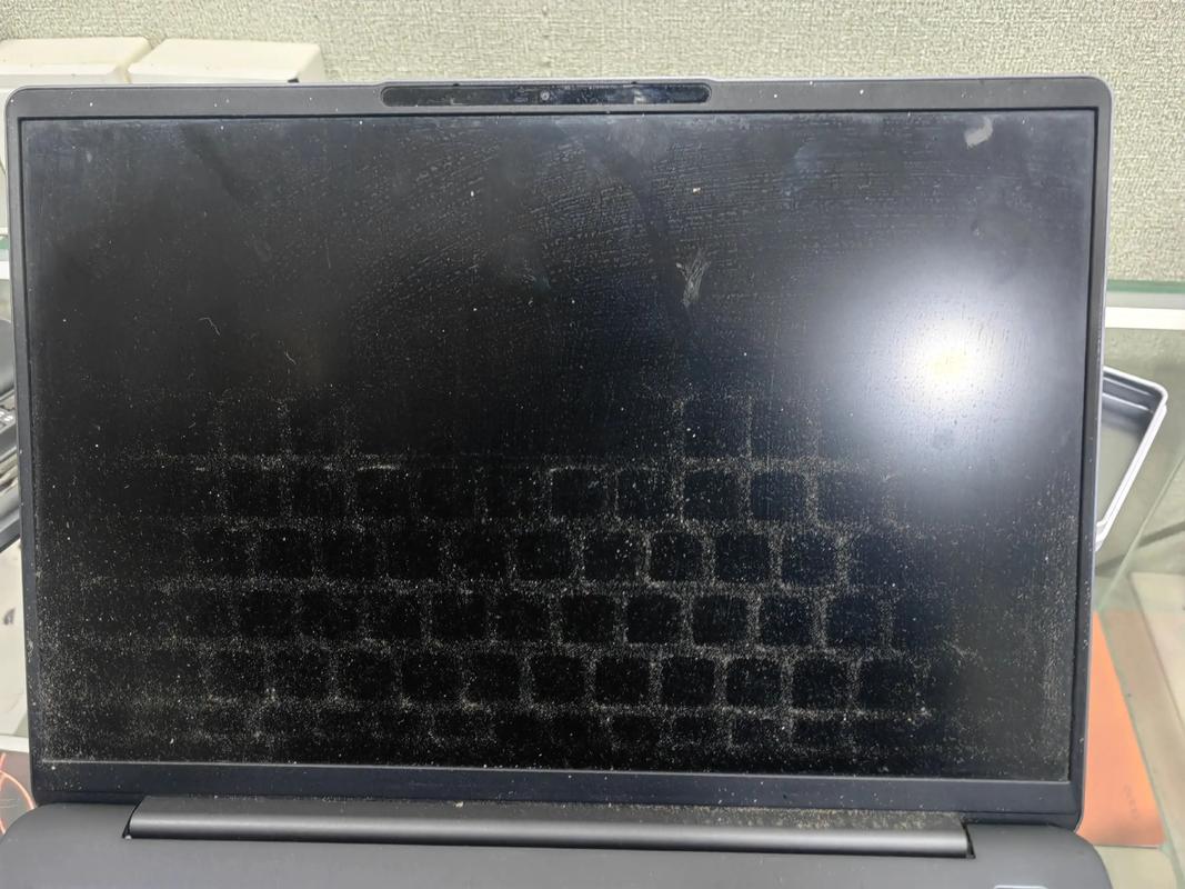 电脑显示屏碎了修一下多少钱三星笔记本屏幕坏了修大概要多少钱有知道...