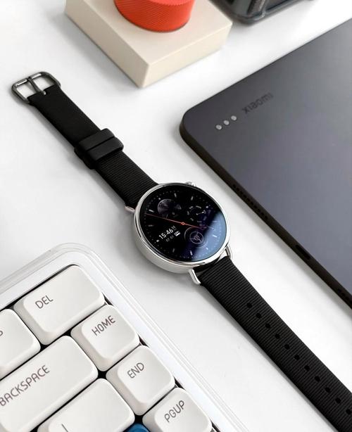 女孩买华为手表还是小米手表?