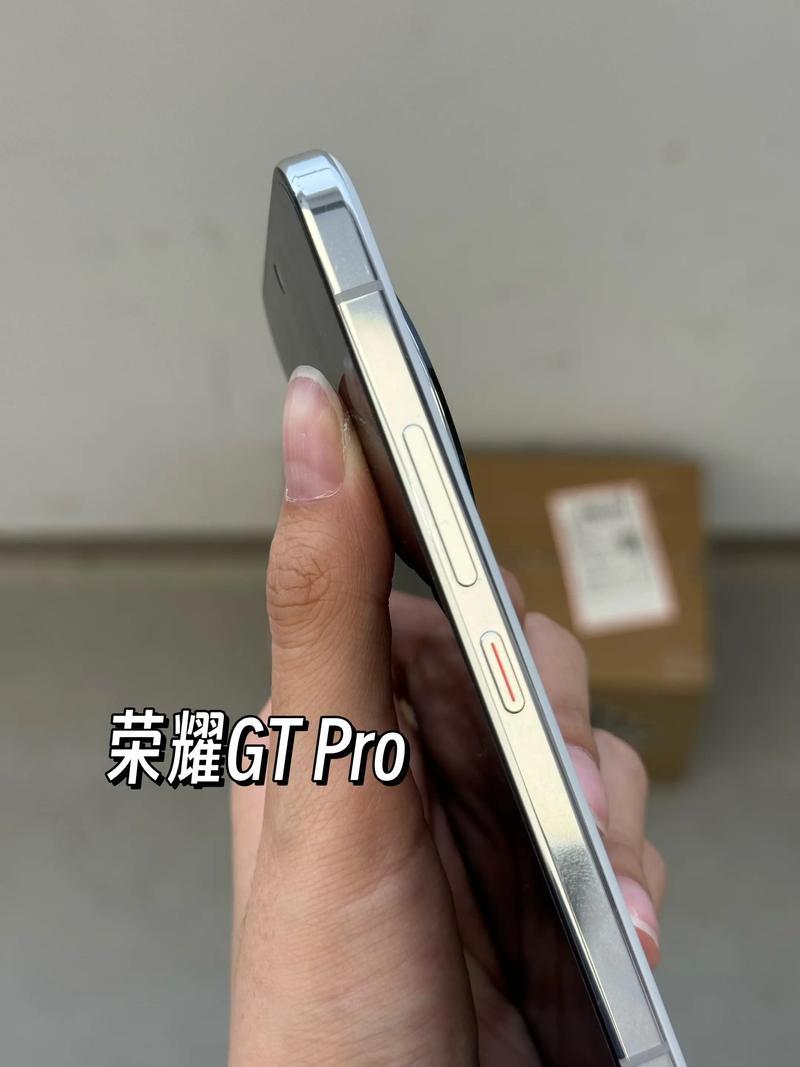 荣耀8刚上市费用是多少的?