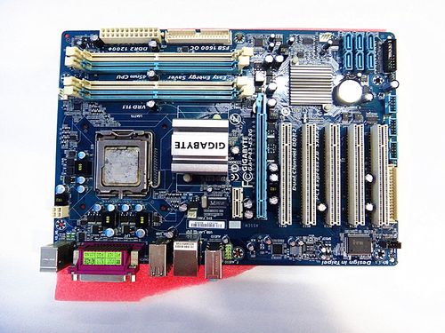 技嘉p43主板比较高支持什么cpu