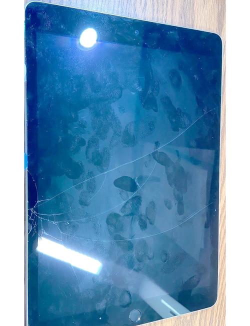 笔记本电脑屏幕碎了能修吗