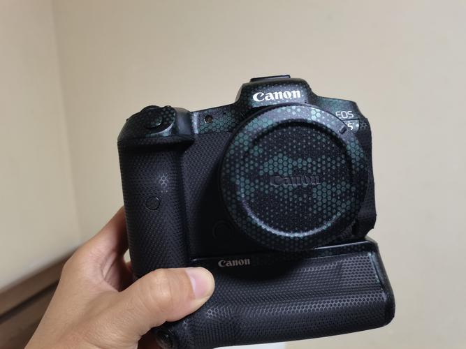 佳能BG-E14电池盒兼手柄-提高你的摄影体验