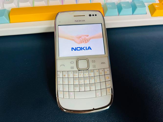 诺基亚E6-00基本参数