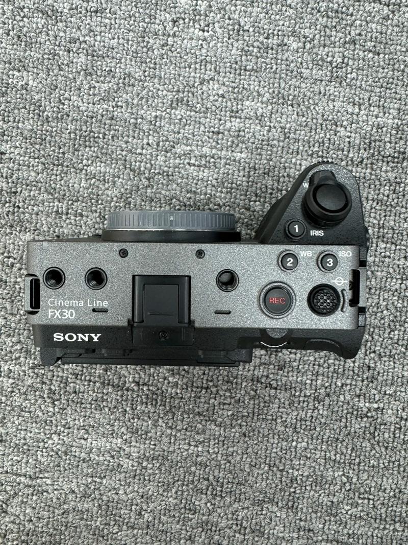 松下FX30好,索尼T20,佳能IXUS70,这三个哪个好?