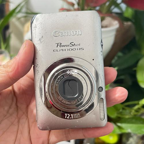 我最近买了个佳能IXUS115HS感觉清晰度很差很模糊,感觉照相人的皮肤很...