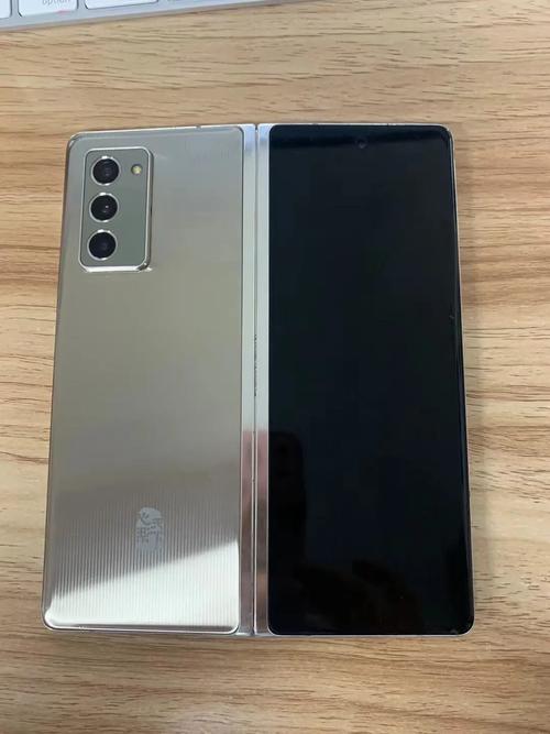 三星W21折叠手机新款到底值不值得买?看完这篇文章再做决定!