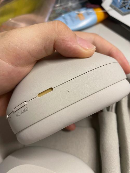 xm5降噪豆声音大有电流声