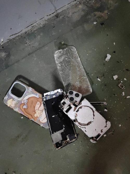 iphone保修期内屏幕摔裂