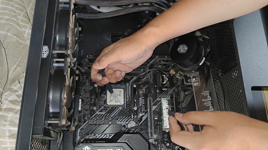 笔记本多久清一次灰换一次硅脂