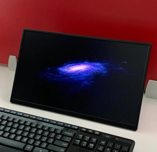 电脑显示屏18寸是多大