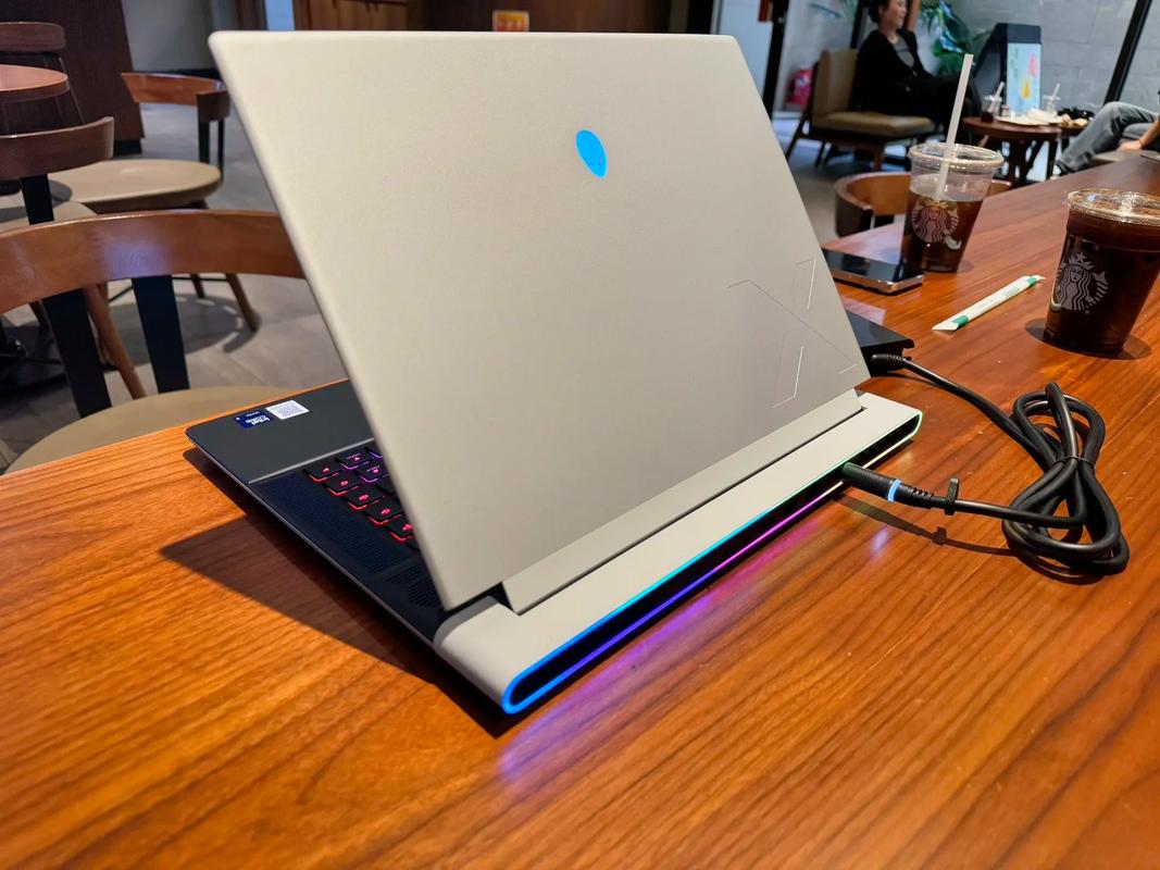 ...外星人电脑多少钱求大神估一下我这台外星人笔记本电脑现在能卖多少钱...