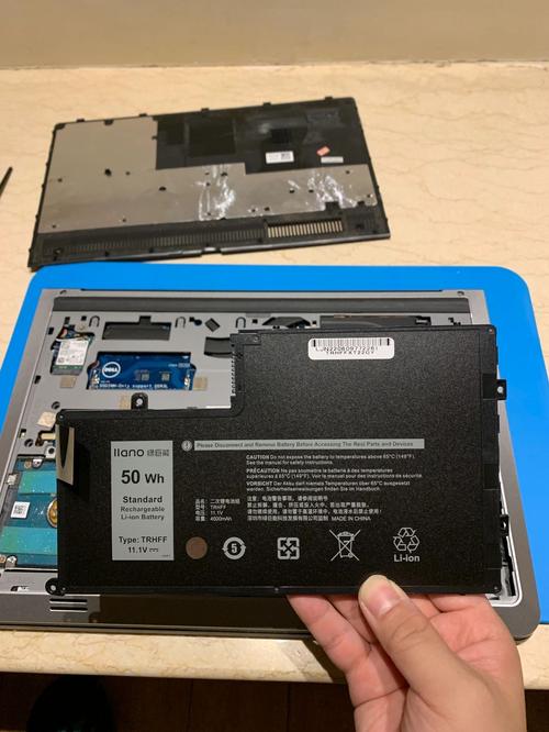 戴尔笔记本插上电源充不进电