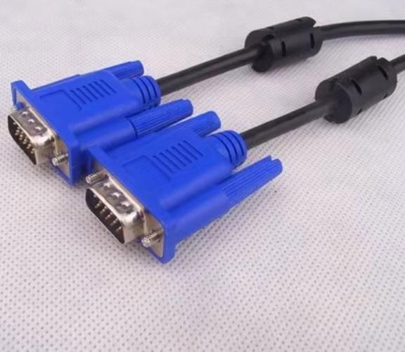 电脑主机连接电脑显示器的线叫什么线啊?