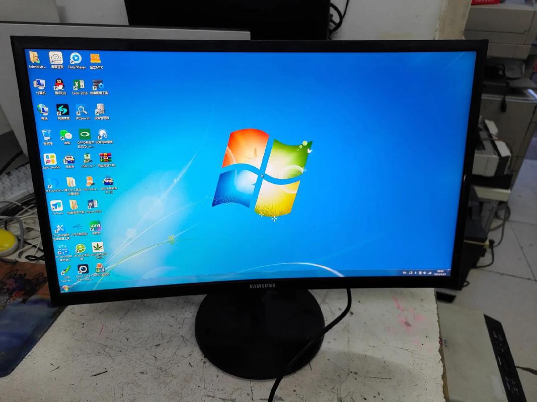 电脑24寸显示器有多大