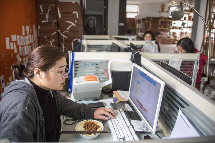 用华为matebook14笔记本电脑开网店可以吗?