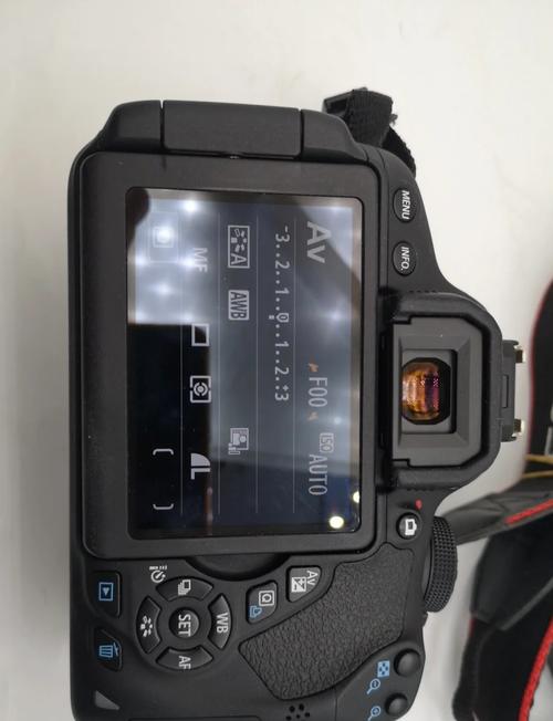 佳能EOS700d单反相机通过数据线接入电脑以后没反应!