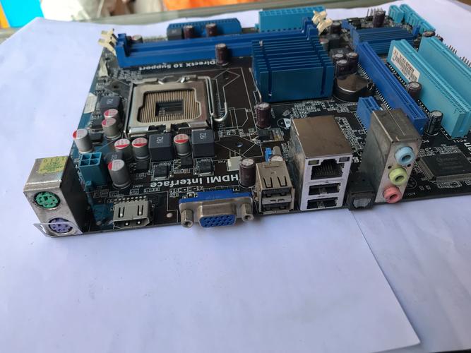 我用华硕P43系列P5QL-SE主板配奔腾E5200(盒)CPU玩梦幻西游不用显卡行...