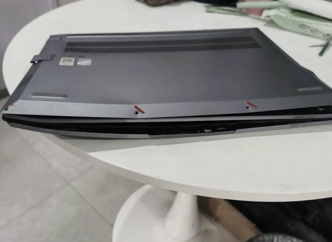 笔记本电脑在桌子上如何散热好