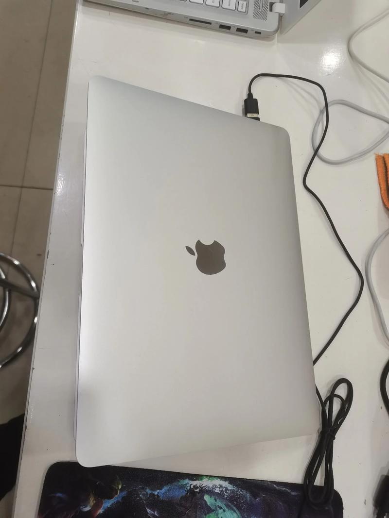 计算机专业用macbookair+8g内存够用吗?
