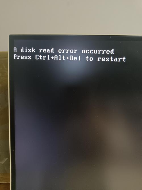 强制关机后电脑开机黑屏因为按了强制关机电脑开机后黑屏