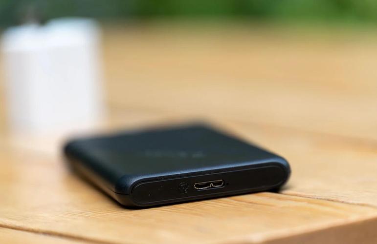 老款2.5英寸移动硬盘配怎么样的硬盘盒