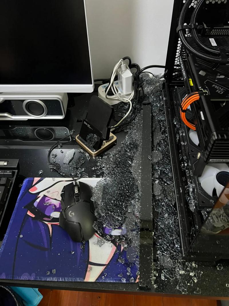 电脑外壳摔碎了要花多少钱笔记本电脑外壳摔碎了换个外壳要多少钱