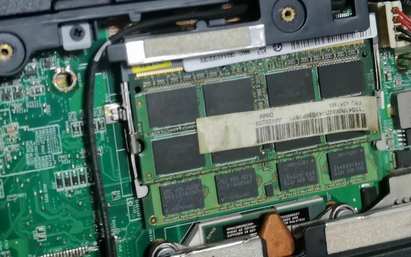 东芝l600笔记本电脑换风扇