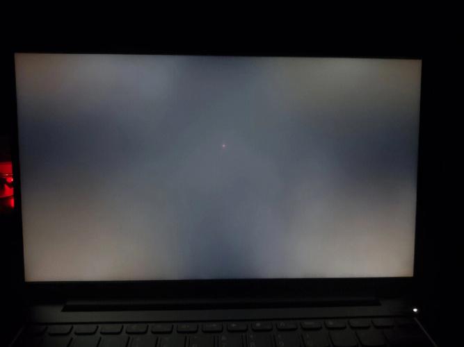 笔记本屏幕边缘漏白光有必要修吗