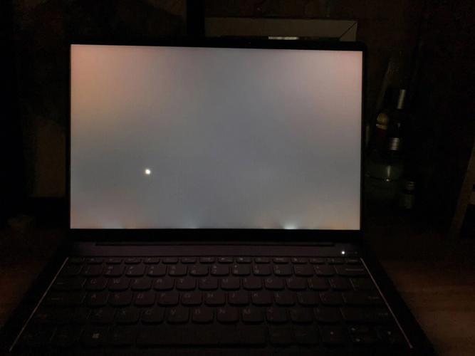 笔记本屏幕四周漏白光修复办法