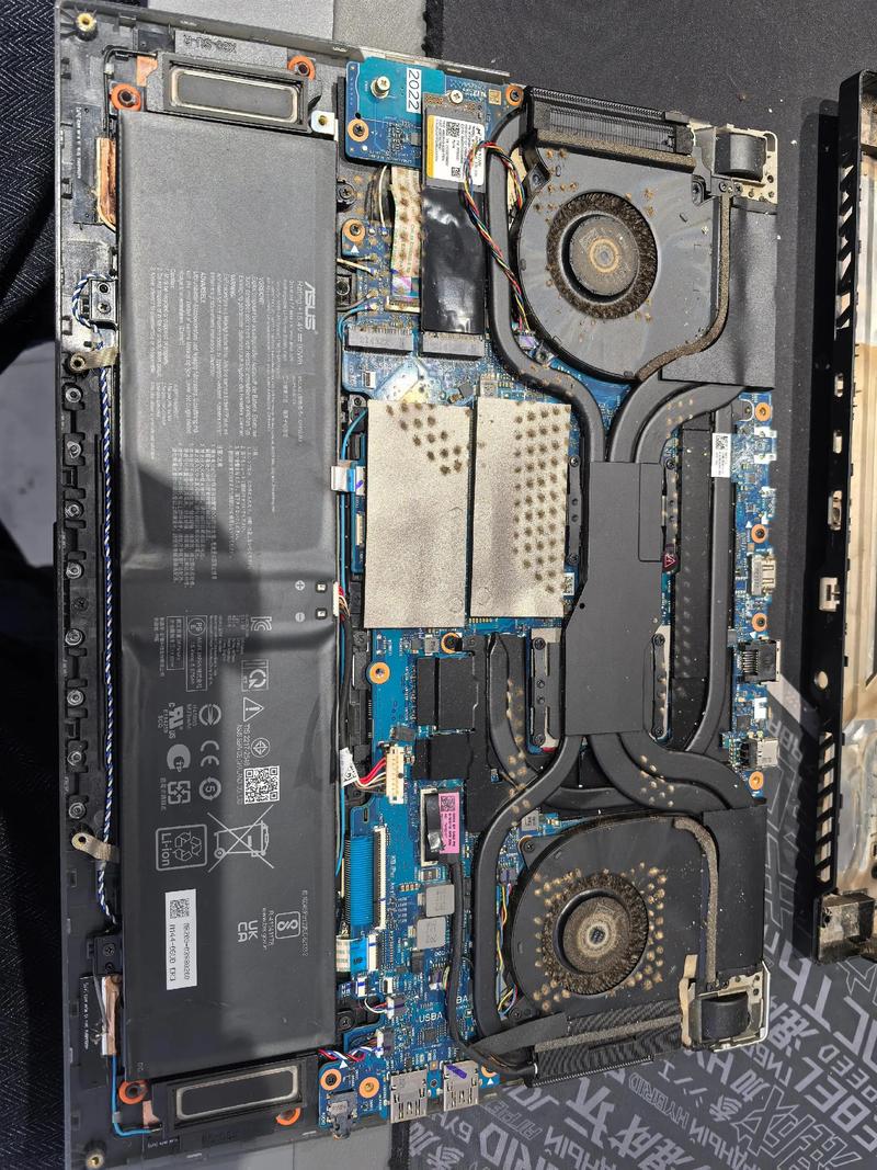 笔记本散热终极对决:液金VS硅脂,到底谁更强?