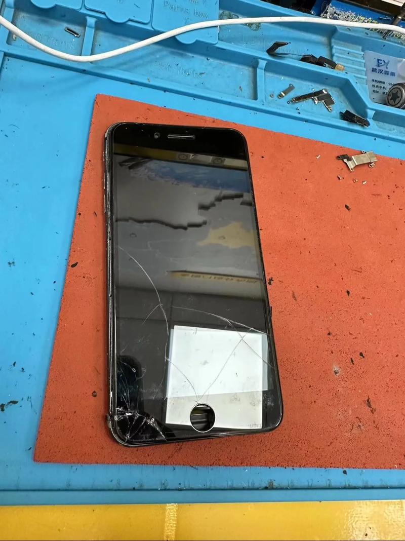 苹果8P换外屏多少钱