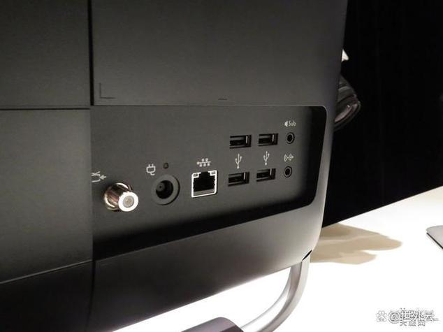 电脑一体机的开关在哪里一体机电脑开机键在哪