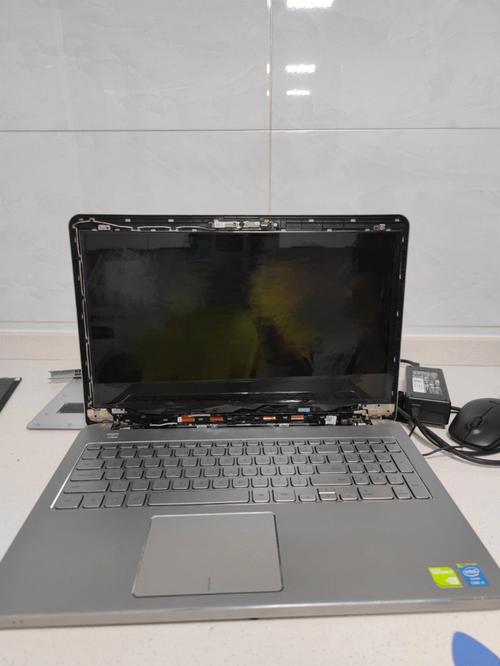 笔记本电脑换屏幕多久