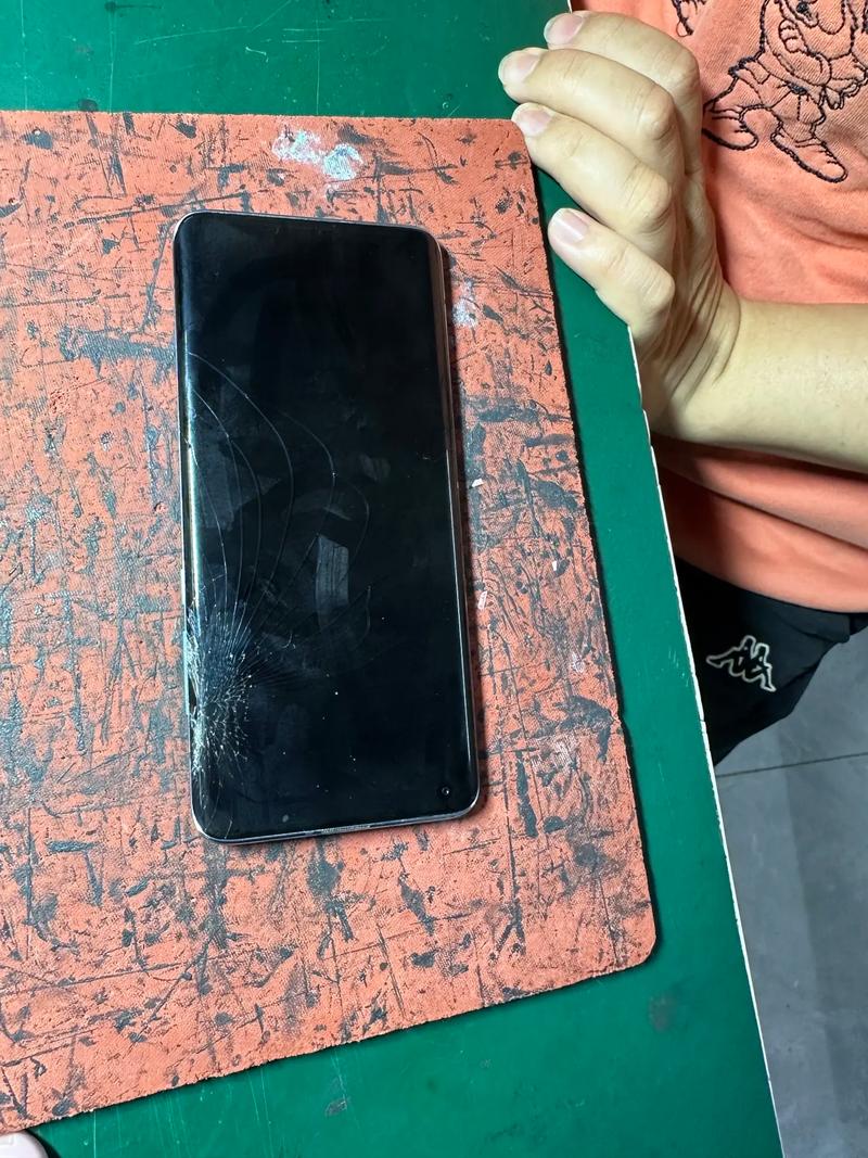 小米10换屏幕多少钱?