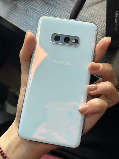 (三星galaxys10e值得购买吗)三星s10e参数配置