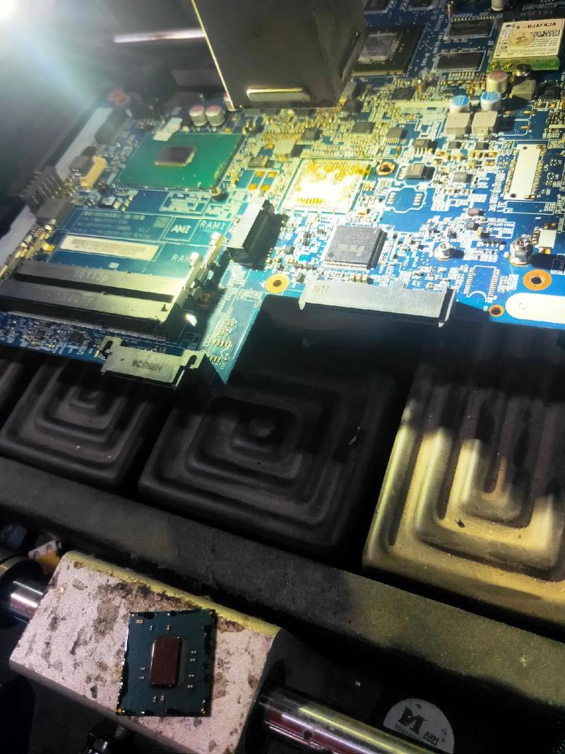 换神舟原装14寸电脑屏幕多少钱