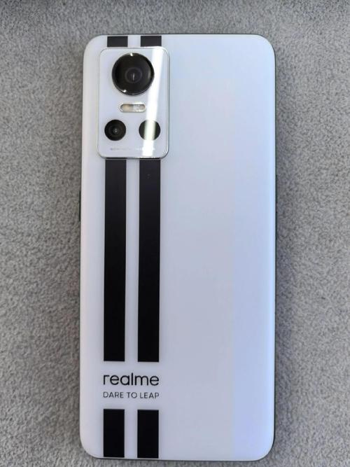 真我gtneo3和gtneo2屏幕材质哪个好