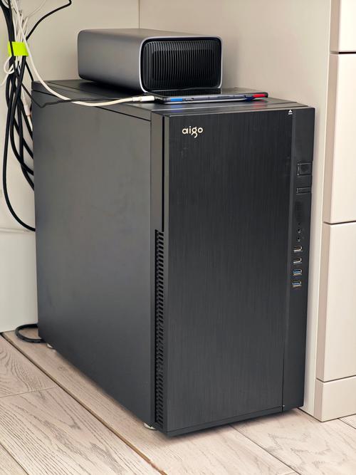 电脑主机大机箱好还是小机箱好