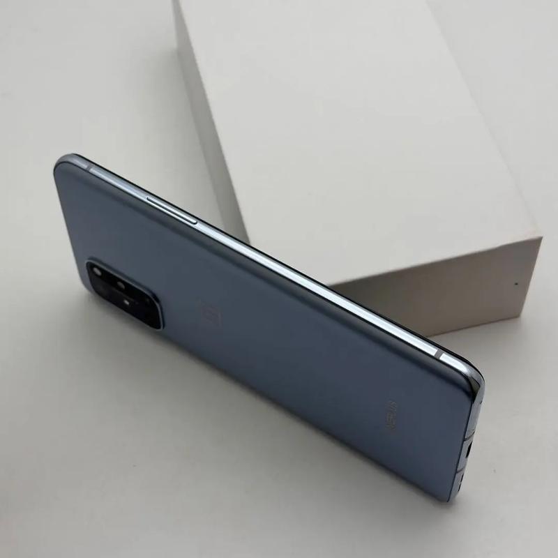 一加8t屏幕是amoled吗